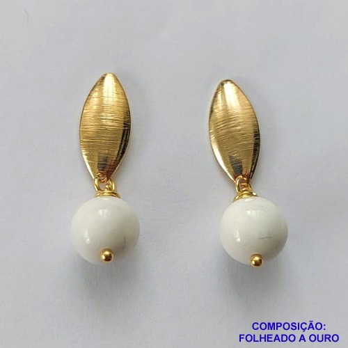 BRINCO FOLHEADO A OURO - BANHADO COM 5 MILÉSIMOS + VERNIZ DIAMOND - BRINCO DE PINO BASE FINA COM FOLHA VAZADA 19X40MM - OURO340