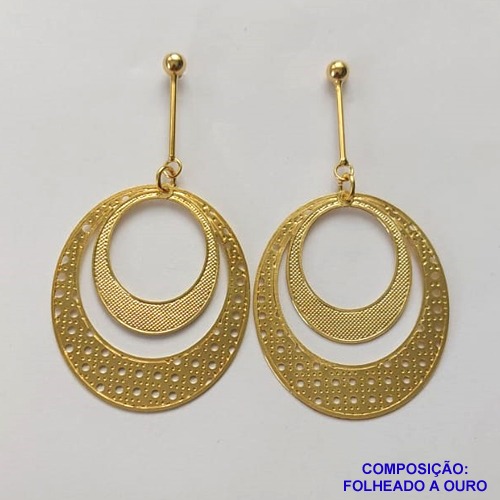 BRINCO FOLHEADO A OURO - BANHADO COM 5 MILÉSIMOS + VERNIZ DIAMOND - BRINCO DE PINO BASE FINA E CÍRCULO DESENHADO E VAZADO 32MM - OURO347