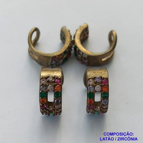 BRINCO NO BRUTO PARA BANHO - EAR CUFF COM ZIRCÔNIAS COLORIDAS - TAMANHO 4X11MM (VENDIDO POR UNIDADE) - PESO 1,2GR - COMPOSIÇÃO: LATÃO / ZIRCÔNIA - BRU15073