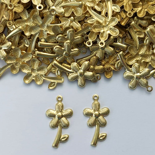 ACESSÓRIO NO BRUTO PRONTO PARA O BANHO(CX128) - (E1463) PINGENTE FLOR DO CAMPO 20MM COM UMA ARGOLINHA - PESO 0,4GR - COMPOSIÇÃO: 100% LATÃO (PEÇA VENDIDA POR UNIDADE) - BRU0003058