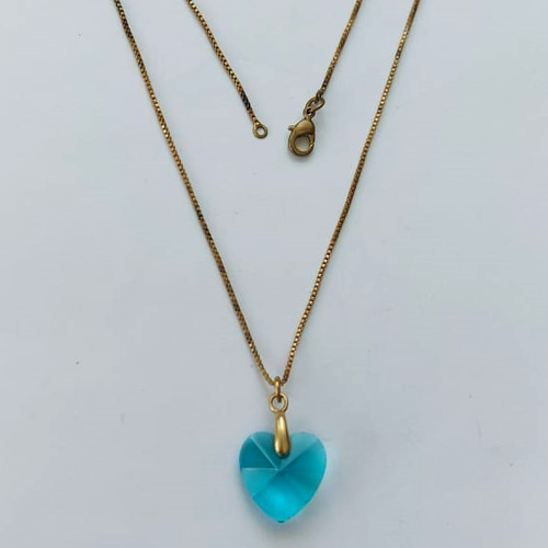 GARGANTILHA NO BRUTO PRONTA PARA O BANHO - GARGANTILHA COM CORRENTE VENEZIANA 45CM E PINGENTE CORAÇÃO EM RESINA AZUL CLARO 14X14MM - PESO 3,2GR - BRU15184