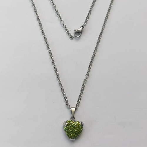 GARGANTILHA EM AÇO INOXIDÁVEL - (AÇO03) - (CX.75)  GARGANTILHA COM CORRENTE 50CM E PINGENTE CORAÇÃO EM CRISTAL COM GLITTER VERDE 12MM - COMPOSIÇÃO: AÇO INOXIDÁVEL - AÇO2085
