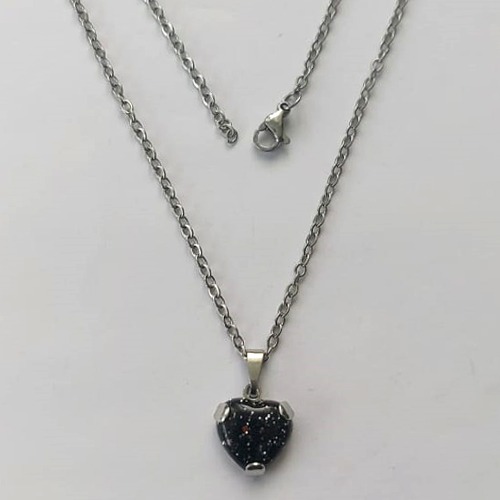 GARGANTILHA EM AÇO INOXIDÁVEL - (AÇO03) - (CX.75)  GARGANTILHA COM CORRENTE 50CM E PINGENTE CORAÇÃO EM CRISTAL COM GLITTER PRETO 12MM - COMPOSIÇÃO: AÇO INOXIDÁVEL - AÇO2092