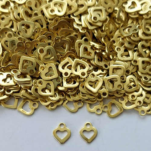 ACESSÓRIO NO BRUTO PRONTO PARA O BANHO - (E3096) TERMINAL DE EXTENSOR CORAÇÃO VAZADO 5MM COM UM FURO - PESO 0,5GR - COMPOSIÇÃO: 100% LATÃO (PEÇA VENDIDA POR UNIDADE) - BRU0003100