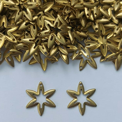 ACESSÓRIO NO BRUTO PRONTO PARA O BANHO - (E496) ESTRELA VAZADA 16MM - PESO TOTAL 0,3GR - BRU0003105