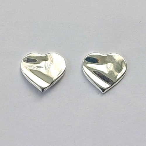 BRINCO FOLHEADA A PRATA COM 50 MILÉSIMOS + VERNIZ DIAMOND - BRINCOS DE PINO CORAÇÃO MAFRTELADO 10MM -PRA548