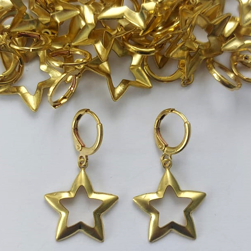 BRINCO NO BRUTO PRONTO PARA O BANHO(CX02) - (E3211) BRINCO ARGOLINHA DE PRESSÃO COM PINGENTE ESTRELA VAZADA 18MM - PESO: 2,1GR - COMPOSIÇÃO: 100% LATÃO - BRU15413