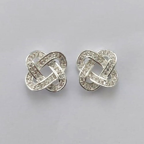 BRINCO FOLHEADA A PRATA COM 50 MILÉSIMOS + VERNIZ DIAMOND -  BRINCOS DE PINO TRANÇADOS COM MICRO ZIRCÔNIAS 10MM -PRA553