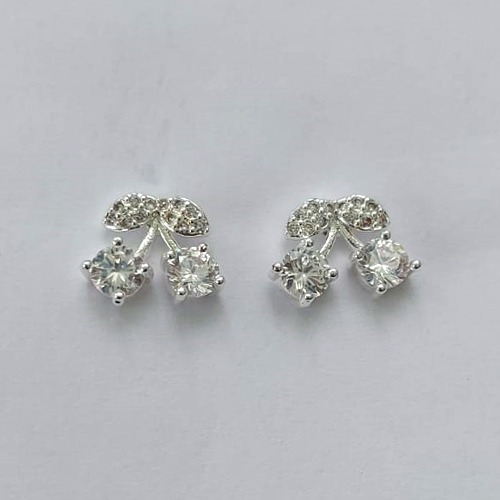 BRINCO FOLHEADA A PRATA COM 50 MILÉSIMOS + VERNIZ DIAMOND -  BRINCOS DE PINO FLOR COM MICRO ZIRCÔNIAS 8MM -PRA560