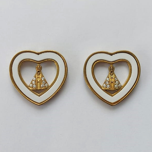 BRINCO NO BRUTO PRONTO PARA O BANHO - BRINCO DE PINO CORAÇÃO COM NOSSA SRA APARECIDA CRAVEJADA EM MICROS ZIRCÔNIAS CRISTAIS 19MM - (NÃO ACOMPANHA COLA PARA FIXAÇÃO DO ARO BRANCO) COMPOSIÇÃO: LATÃO / ZIRCÔNIA - PESO TOTAL 3,8GR - BRU15480