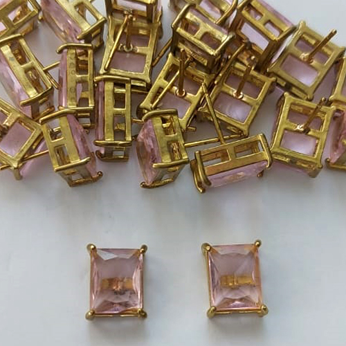 BRINCO NO BRUTO PRONTO PARA O BANHO - BRINCO DE PINO COM ZIRCÔNIA ROSA RETANGULAR 8X10CM - PESO TOTAL 2.8GR - BRU15512