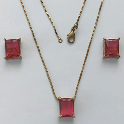 CONJUNTO NO BRUTO PRONTO PARA O BANHO - GARGANTILHA COM CORRENTE VENEZIANA 45CM E PINGENTE EM ZIRCÔNIA VERMELHA RETANGULAR 8X10CM - PESO TOTAL 5GR - BRU15516