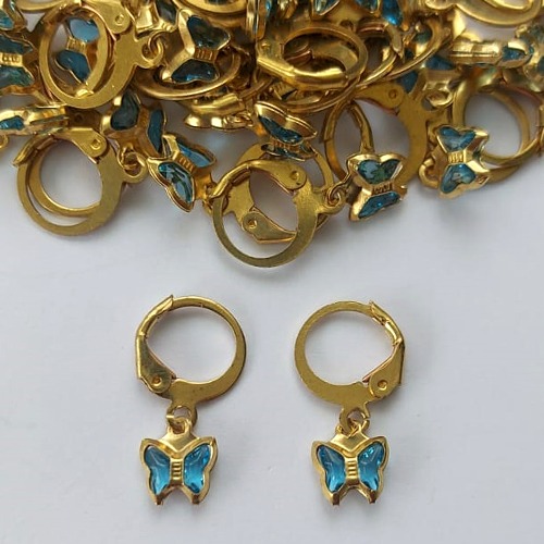 BRINCO NO BRUTO PRONTO PARA O BANHO -  (CX.120)  BRINCO ARGOLINHA DE PRESSÃO BORBOLETA EM VIDRO AZUL 8MM  - PESO: 0,8GR - BRU15537