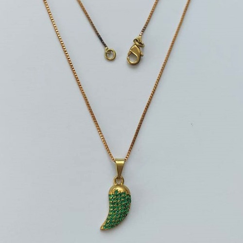 GARGANTILHA NO BRUTO PRONTO PARA O BANHO(CX37) - GARGANTILHA COM CORRENTE VENEZIANA 45CM - PINGENTE PIMENTA COM MICRO ZIRCÔNIAS VERDE 7MM - PESO TOTAL 2,9GR - BRU15553
