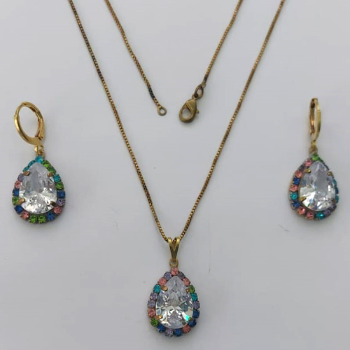 CONJUNTO NO BRUTO PRONTO PARA O BANHO(CX88)- CORRENTE VENEZIANA 45CM + EXTENSOR E FECHO LAGOSTA - BRINCOS ARGOLINHA DE PRESSÃO E PINGENTES COM BASES CRAVEJADAS EM CRISTAIS COLORIDOS E ZIRCÔNIA CRISTAL 10X14MM - PESO TOTAL 11,2GR - BRU15577