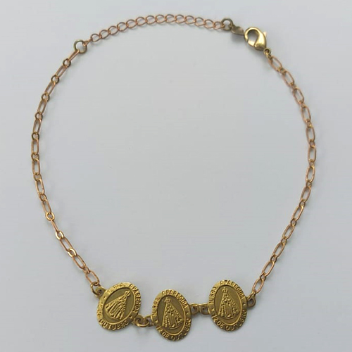 PULSEIRA NO BRUTO PRONTA PARA O BANHO  (CX.25) (3.1447A2) PULSEIRA COM 3 PINGENTES NOSSA SRA APARECIDA 18CM + EXTENSOR - PESO TOTAL 2,5GR - BRU15592