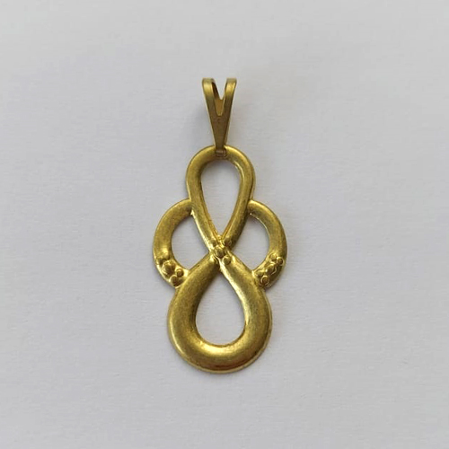 PINGENTE NO BRUTO PRONTO PARA O BANHO - (V2674) PINGENTE INFINITO COM ALÇAS 22MM - PESO: 0,5GR - COMPOSIÇÃO: 100% LATÃO - BRU15662