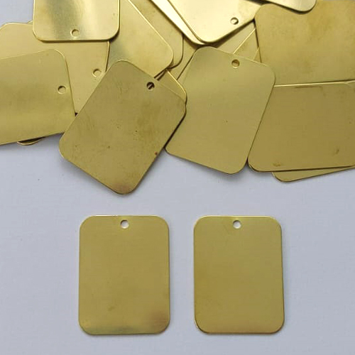 ACESSÓRIO NO BRUTO PRONTO PARA O BANHO - (V4019) PLAQUINHA RETANGULAR PARA GRAVAÇÃO 20X26MM COM UM FURO - PESO 1,5GR (VENDIDO POR UNIDADE) - BRU0003161