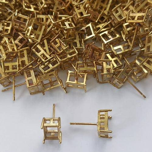 ACESSÓRIO NO BRUTO PRONTO PARA O BANHO - BASE EM ALTA FUSÃO PARA BRINCO RETANGULAR 6X8MM - COMPOSIÇÃO: ALTA FUSÃO - PESO TOTAL 1GR (VALOR REFERENTE AO PAR) - BRU0003191