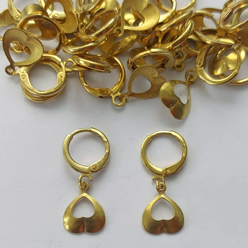 BRINCO NO BRUTO PRONTO PARA O BANHO - (E2886) BRINCO ARGOLINHA DE PRESSÃO COM PINGENTE CORAÇÃO VAZADO 12MM - PESO: 1,5GR - COMPOSIÇÃO: 100% LATÃO - BRU15819