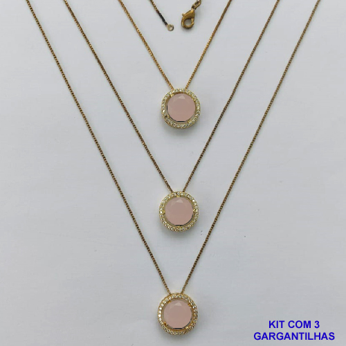 GARGANTILHA NO BRUTO PRONTA PARA O BANHO - KIT COM 3 GARGANTILHAS COM CORRENTES VENEZIANA 45CM E PINGENTES COM BASES EM ALTA FUSÃO REDONDAS CRAVEJADAS COM MICROS ZIRCÔNIAS CRISTAIS E PEDRA EM ZIRCÔNIA ROSA LEITOSA 10MM - PESO TOTAL 9,4GR - BR15836