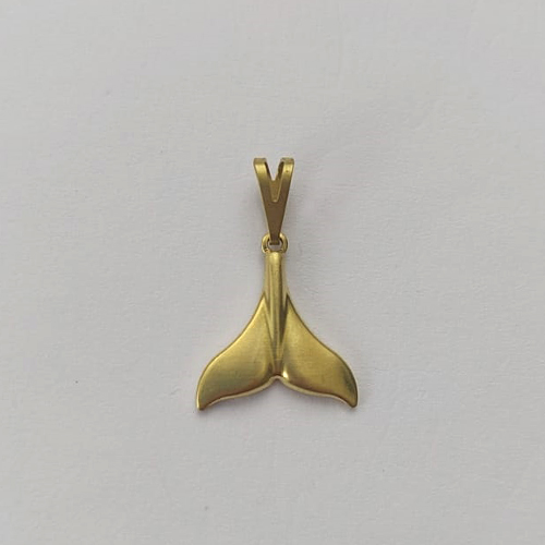 PINGENTE NO BRUTO PRONTO PARA O BANHO - (3816) PINGENTE RABO DE BALEIA 15MM - PESO: 0,4GR - COMPOSIÇÃO: 100% LATÃO - BR15849