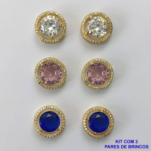 BRINCO NO BRUTO PRONTO PARA O BANHO - KIT COM 3 BRINCOS DE PINO COM BASES EM ALTA FUSÃO REDONDAS CRAVEJADAS COM MICROS ZIRCÔNIAS CRISTAIS E PEDRAS EM ZIRCÔNIAS 10MM - PESO TOTAL 16,4GR BRU15875