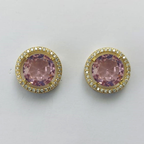 BRINCO NO BRUTO PRONTO PARA O BANHO - BRINCO DE PINO COM BASE EM ALTA FUSÃO REDONDA CRAVEJADA COM MICROS ZIRCÔNIAS CRISTAIS E PEDRA EM ZIRCÔNIA ROSA 10MM - PESO TOTAL 5,3GR BRU15885