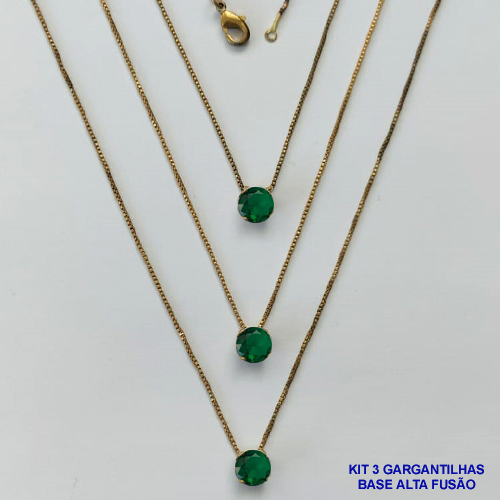 GARGANTILHA NO BRUTO PRONTA PARA O BANHO - KIT COM 3 GARGANTILHAS COM CORRENTES VENEZIANAS 45CM COM BASES EM LATÃO E PINGENTE EM ZIRCÔNIA PONTO DE LUZ VERDE REDONDA 6X6CM - PESO TOTAL 7,2GR - BRU16001