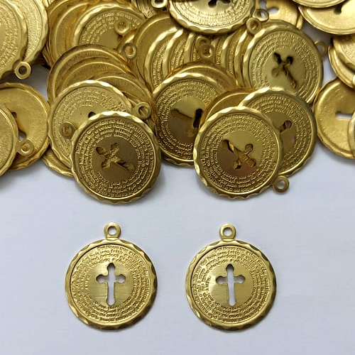 ACESSÓRIO NO BRUTO PRONTO PARA O BANHO - (3.1673A1) ( CX.105) MEDALHA ORAÇÃO PAI NOSSO COM CRUCIFIXO VAZADO 16MM - PESO 0,5GR - COMPOSIÇÃO: 100% LATÃO (PEÇA VENDIDA POR UNIDADE) - BRU0003205