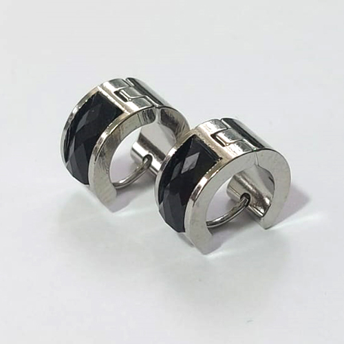 BRINCO EM AÇO INOXIDÁVEL - (CX.137) BRINCO DE ARGOLA COM STRASS PRETO 7X14MM - COMPOSIÇÃO: AÇO INOXIDÁVEL - AÇO2162