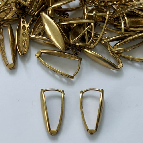 BRINCO NO BRUTO PRONTO BANHO(CX138) - BRINCO ARGOLA DE PRESSÃO (TRANQUETA) COM DETALHES VAZADOS - TAMANHO: 7X25MM - PESO TOTAL 4GR - BRU16040