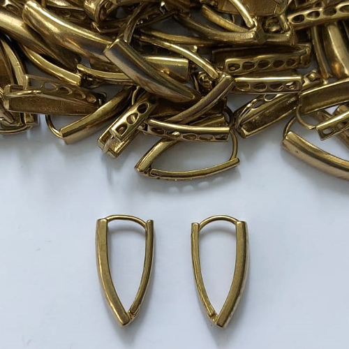 BRINCO NO BRUTO PRONTO PARA O BANHO - BRINCO ARGOLINHA DE PRESSÃO (TRANQUETA) DETALHES VAZADOS - TAMANHO: 4X20MM - PESO TOTAL 2,4GR - BRU16045