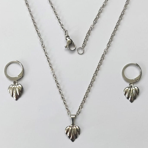 CONJUNTO EM AÇO INOXIDÁVEL - CONJUNTO COM CORRENTE 50CM (CX.109) (AÇO03C) BRINCO ARGOLINHA DE PRESSÃO E PINGENTE CONCHA 11MM - COMPOSIÇÃO: AÇO INOXIDÁVEL - AÇO2181