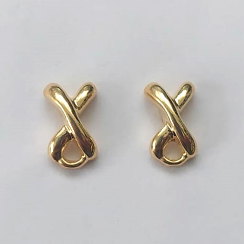 BRINCO FOLHEADO A OURO - BANHADO COM 5 MILÉSIMOS + VERNIZ DIAMOND - BRINCO DE PINO LACINHO 11MM - OURO400