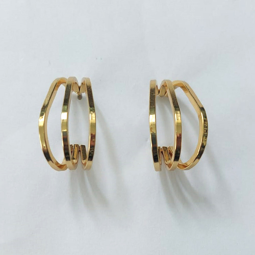 BRINCO EM AÇO INOXIDÁVEL - BRINCO DE PINO DOURADO ARGOLA TRIPLA 25MM - COMPOSIÇÃO: AÇO INOXIDÁVEL DOURADO - AÇO2203