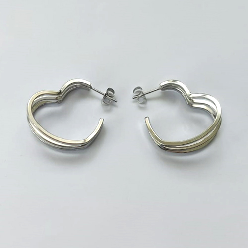 BRINCO EM AÇO INOXIDÁVEL - BRINCO DE PINO ARGOLA CORAÇÃO TRIPLO 25MM - COMPOSIÇÃO: AÇO INOXIDÁVEL - AÇO2204