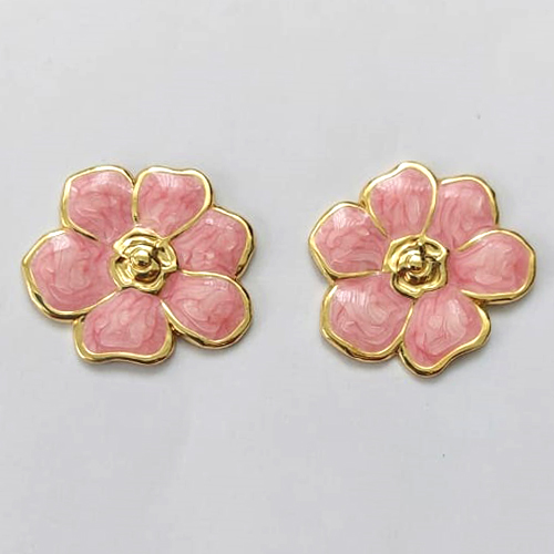 BRINCO EM AÇO INOXIDÁVEL - (CX.140) BRINCO DE PINO DOURADO FLOR ESMALTADA ROSA 25MM - COMPOSIÇÃO: AÇO INOXIDÁVEL DOURADO - AÇO2215