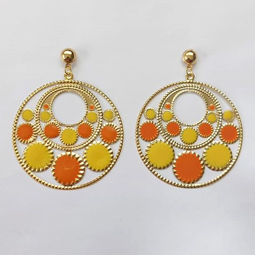 BRINCO FOLHEADO A OURO - BANHADO COM 5 MILÉSIMOS + VERNIZ DIAMOND - BRINCO DE PINO BASE REDONDA E PINGENTE ARGOLA VAZADA 60MM - OURO424