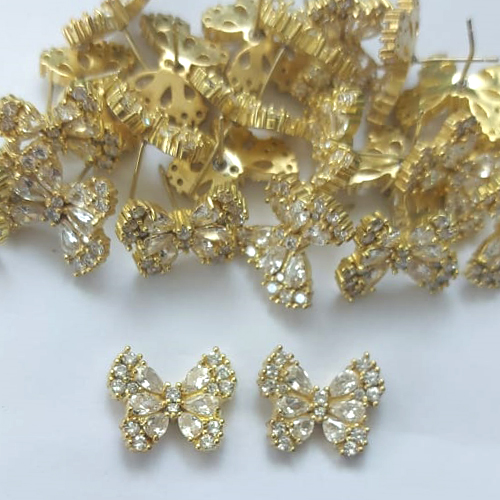 BRINCO NO BRUTO PRONTO PARA O BANHO - BRINCO DE PINO BORBOLETA CRAVEJADA EM MICROS ZIRCÔNIAS 17MM - PESO: 4,8GR - COMPOSIÇÃO: LATÃO / ZIRCÔNIA - BRU16111