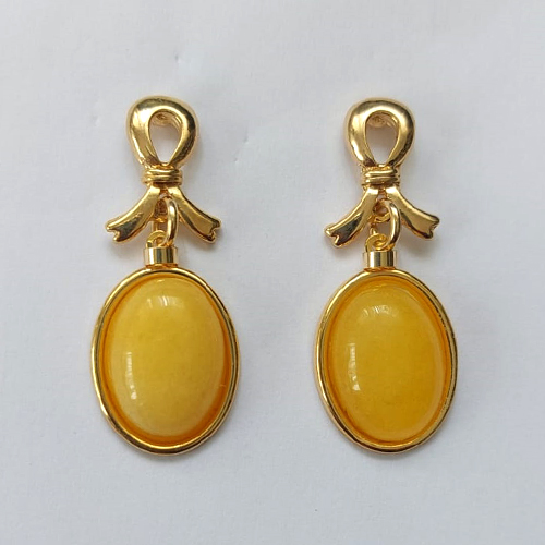 BRINCO FOLHEADO A OURO - BANHADO COM 5 MILÉSIMOS + VERNIZ DIAMOND - BRINCO DE PINO BASE LACINHO E PEDRA ÁGATA AMARELA 20MM - OURO448