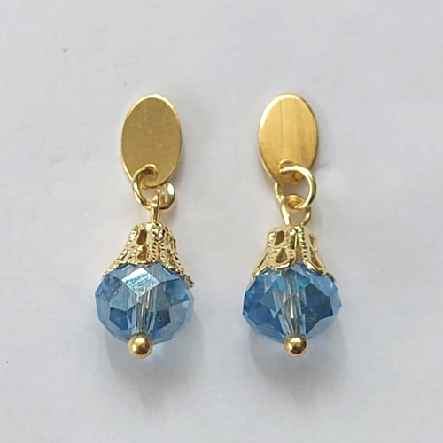 BRINCO FOLHEADO A OURO - BANHADO COM 5 MILÉSIMOS + VERNIZ DIAMOND - BRINCO DE PINO BASE OVAL E CRISTAL AUSTRÍACO 8MM - OURO451