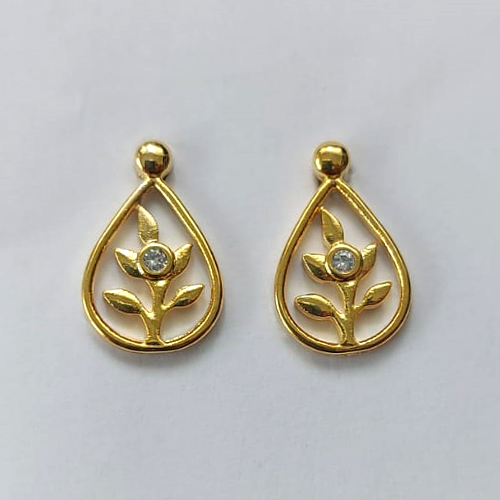 BRINCO FOLHEADO A OURO - BANHADO COM 5 MILÉSIMOS + VERNIZ DIAMOND - (CRIS) BRINCO DE PINO FOLHA COM PEDRA EM ZIRCÔNIA 10X16MM - OURO469