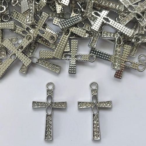 ACESSÓRIO PINGENTE CRUCIFIXO COM STRASS 15X24MM - COMPOSIÇÃO: METAL - BIJU00026