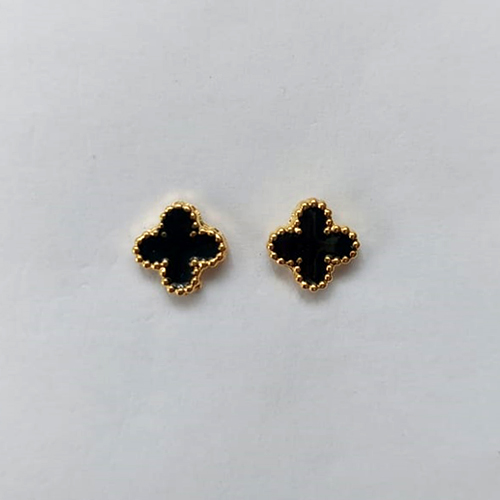 BRINCO FOLHEADO A OURO - BANHADO COM 5 MILÉSIMOS + VERNIZ DIAMOND - (CRIS) BRINCO DE PINO TREVO TIPO VAN CLEEF PRETO 8MM - OURO486