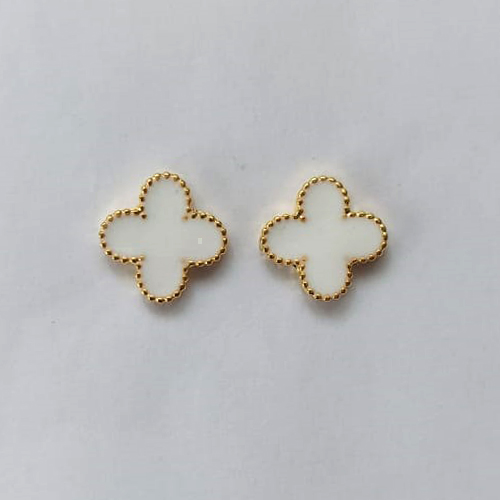 BRINCO FOLHEADO A OURO - BANHADO COM 5 MILÉSIMOS + VERNIZ DIAMOND - (CRIS) BRINCO DE PINO TREVO TIPO VAN CLEEF BRANCO 10MM - OURO488