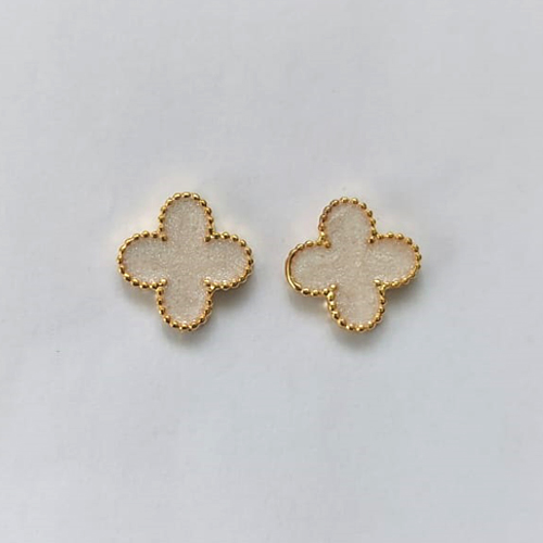 BRINCO FOLHEADO A OURO - BANHADO COM 5 MILÉSIMOS + VERNIZ DIAMOND - (CRIS) BRINCO DE PINO TREVO TIPO VAN CLEEF ROSA 10MM - OURO490