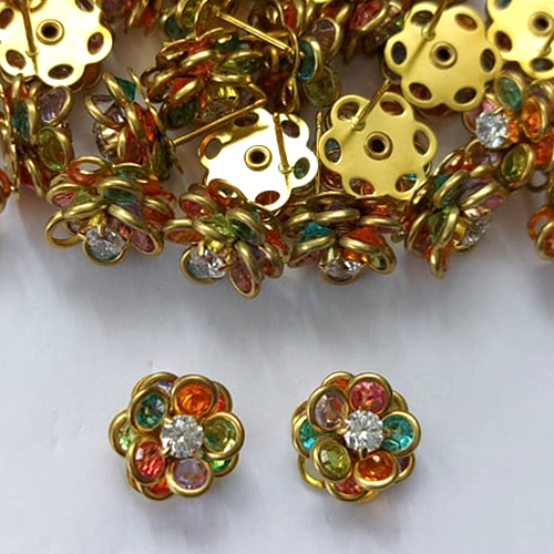 BRINCO NO BRUTO PRONTO PARA O BANHO - (AV) BRINCO DE PINO FLOR CRAVEJADA EM ZIRCÔNIAS COLORIDAS 12MM - PESO TOTAL 2,6GR - COMPOSIÇÃO: LATÃO / ZIRCÔNIA - BRU16130