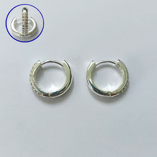 BRINCO FOLHEADO A PRATA COM 50 MILÉSIMOS + VERNIZ DIAMOND - BRINCO ARGOLA CRAVEJADO COM 2 FILEIRAS DE MICROS ZIRCÔNIAS 3X14MM - PRA627