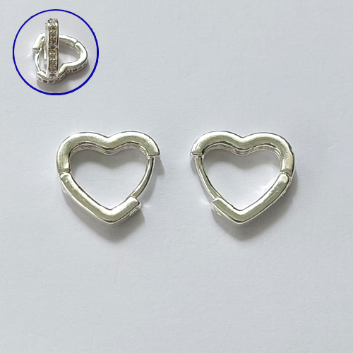 BRINCO FOLHEADO A PRATA COM 50 MILÉSIMOS + VERNIZ DIAMOND - BRINCO ARGOLA CORAÇÃO CRAVEJADO COM 1 FILEIRA DE MICROS ZIRCÔNIAS 2X13MM - PRA632